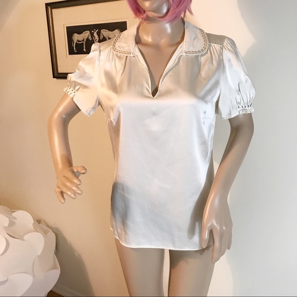 Elie Tahari Tops - Elie Tahari Satin Silk Cream Top Small
